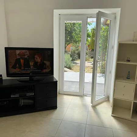 Tribunj Private House Дом отдыха *