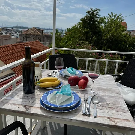 Tribunj Private House *