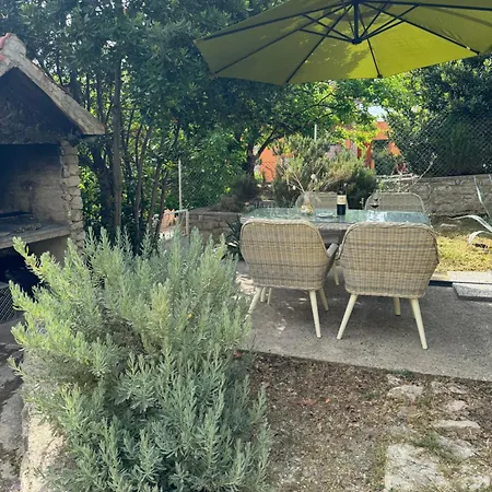 Tribunj Private House *