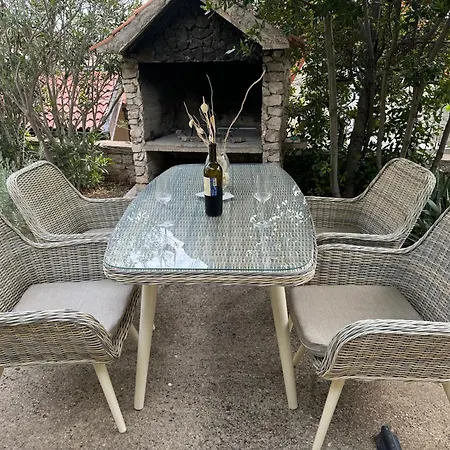 Дом отдыха Tribunj Private House *