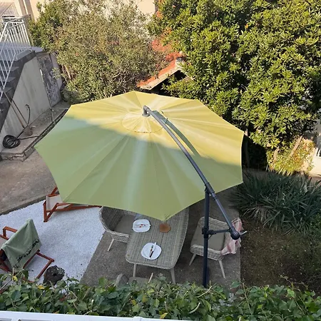 펜션 Tribunj Private House