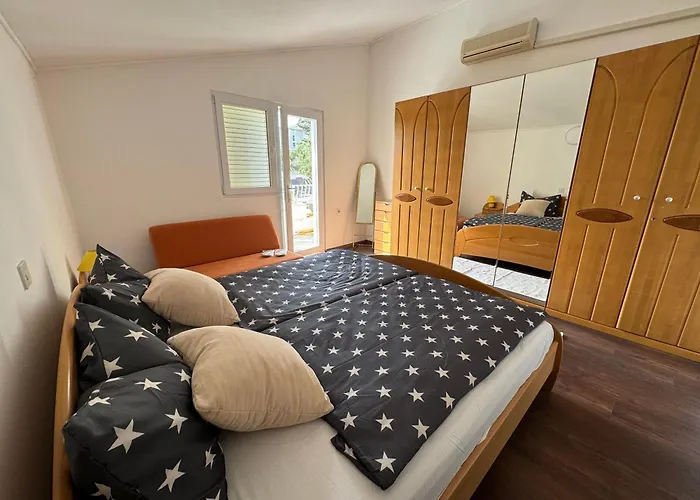 Tribunj Private House *