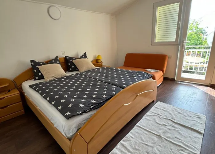 Tribunj Private House *