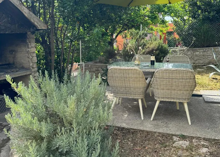 Tribunj Private House *