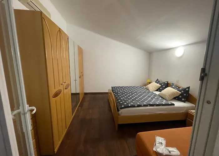 Tribunj Private House *